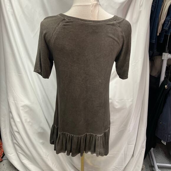Dantelle Oil Dye Ruffle Hem Tunic‎ Top Grey Womens small Drop Waist Boho Grunge - Picture 9 of 13